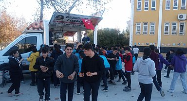 Milaslı vatandaş şehitler için lokma hayrı yaptı