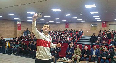 Milli antrenör Başkalelilerle bir araya geldi