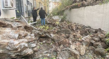 Milli Eğitim Müdürlüğü'nün bahçesine istinat duvarı çöktü
