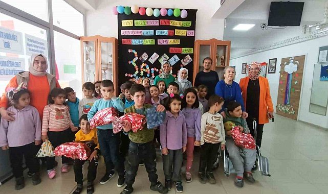 Minik öğrenciler özel öğrencileri unutmadı