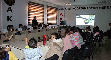 Minikler bu kez deprem bilinci için düdük çaldı