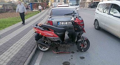 Motosiklet ile otomobil kavşakta çarpıştı, otomobil sürücüsü 2,44 promil alkollü çıktı