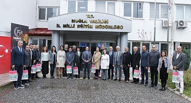 Muğla'da öğretmenler, lise öğrencilerine ders kitapları ve öğretim materyalleri hazırlıyor