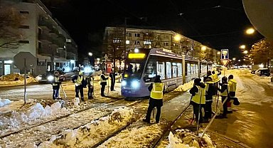 Münih'te kar yağışı nedeniyle 10 bin valiz sahibine teslim edilemedi