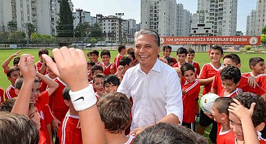 Muratpaşa'dan 94 kulübe 7'şer bin lira destek