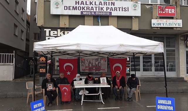 Muş'ta annelerin evlat nöbeti devam ediyor