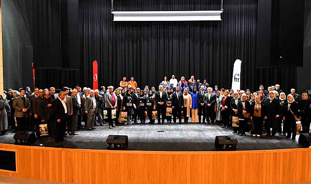 Mustafakemalpaşa'nın Yöresel Lezzetler kitabı görücüye çıktı