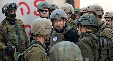 Netanyahu, Gazze'nin kuzeyindeki İsrail askerlerini ziyaret etti