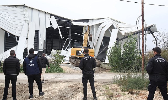 Nilüfer Çalı ve Tahtalı'da kaçak işyerleri yıkıldı