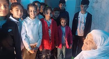Öğrenciler değerlerine sahip çıkmak için yaşlılar ile bir araya geldi