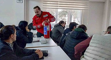 Öğrenciler gönüllü faaliyetlerle gelişiyor