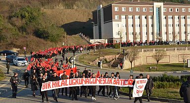 Öğrenciler teröre karşı omuz omuza