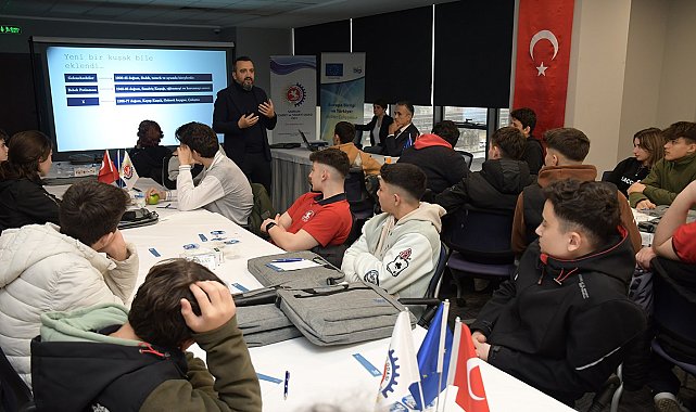 Öğrencilere 'Dijital Beceriler Eğitimi'