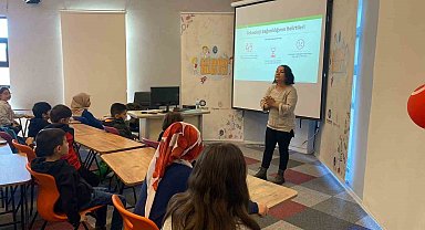 Öğrencilere teknolojik bağımlılık semineri