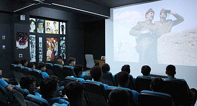 Okul pansiyonunda sinema salonu oluşturdular