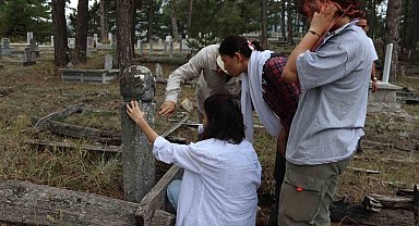 Okunamayan mezar taşlarında geçmişin izleri aranıyor