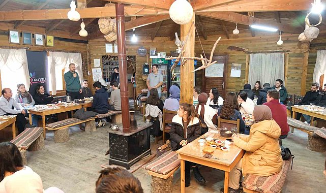 Orhaneli Belediye Başkanı Ali Aykurt, üniversite öğrencileri ile buluştu