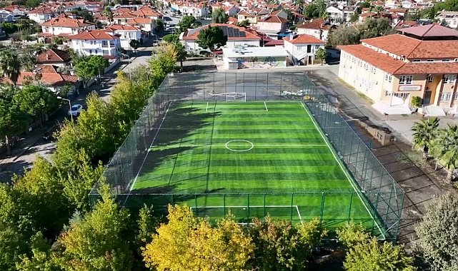 Ortaca'da halı sahalarına kavuşmaya başladı
