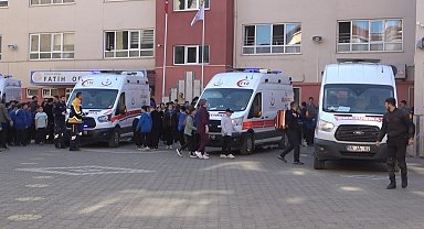 Ortaokulda gıda zehirlenmesi şüphesi: 9 öğrenci hastanelik oldu
