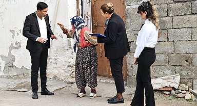 Osmaniye'de Mobil Halkla İlişkiler birimi, vatandaşların beklenti ve taleplerini dinliyor
