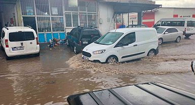 Osmaniye'de yağmur sonrası Düziçi Küçük Sanayi Sitesi göle döndü