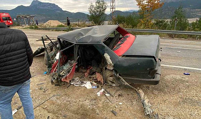 Otomobil hurdaya döndü: 1'i ağır 5 yaralı