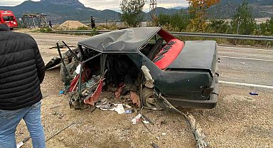 Otomobil hurdaya döndü: 1'i ağır 5 yaralı