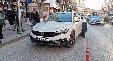 Otomobil ile çarpışan motosiklet sürücüsü yaralandı