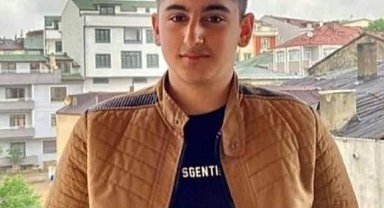 Otomobille çarpışan genç motokurye hayatını kaybetti