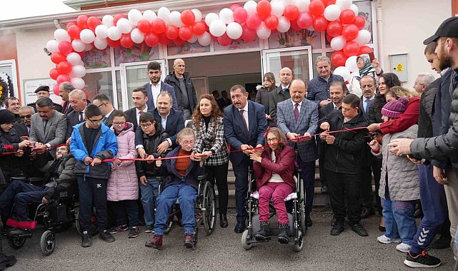 Özel bireylere umut olacak yaşam merkezi hizmete açıldı