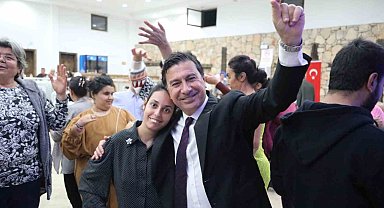Özel gecede doyasıya eğlendiler