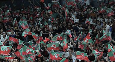 P. Karşıyaka, depremden etkilenen çocukları sevindirecek
