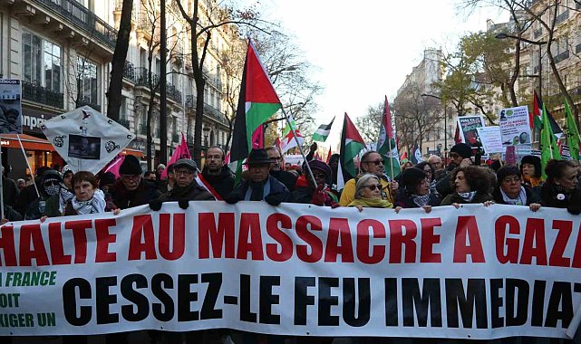 Paris'te binlerce kişi Gazze'de ateşkes için yürüdü