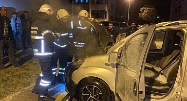 Park halindeki araçta çıkan yangın söndürüldü