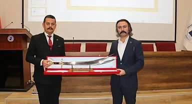 PAÜ'de 'Kendi ufkumuzla toplumsal rollerimiz' konulu konferans düzenlendi
