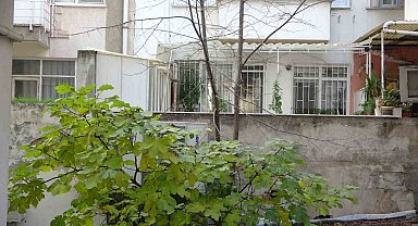 Pendik'te polisten kaçan şahsın evin camında asılı kaldığı olaya ilişkin yeni detaylar ortaya çıktı