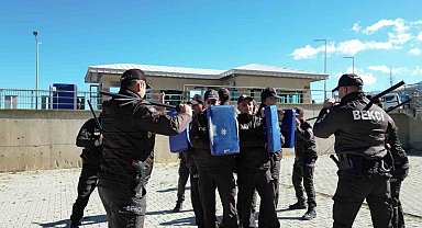 Polise teleskopik cop eğitimi