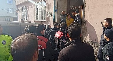 Polisten kaçmak isterken havalandırma boşluğunda sıkıştı