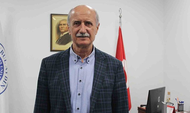 Prof. Dr. Kenan Tamer: "Şiddet, yetenekli gençlerin futbol hakemi olmasında engel"
