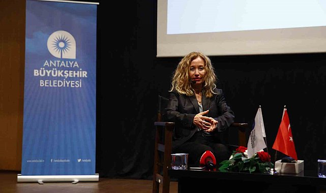 "Atatürk Kızı Sabiha Gökçen" belgeseli Antalyalılarla buluştu