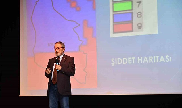 "Deprem Dirençli Kent Esenyurt" programına katılan Prof. Dr. Naci Görür, uyarılarda bulundu