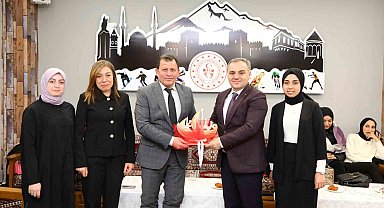 Rektör Altun, KYK Kocasinan Kız Öğrenci Yurdu Öğrencileri ile Bir Araya Geldi