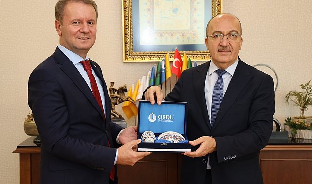 Rektör Baş, Rektör Zeybek ile bir araya geldi