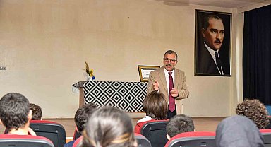 Rektör Gavgalı, Sabiha Gökçen Ortaokulu öğrencileri ile buluştu