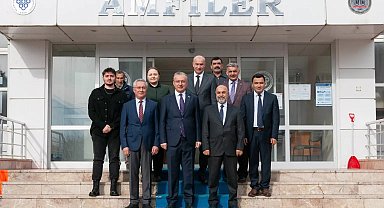 Rektör Levent Hukuk Fakültesi öğrencilerimizle bir araya geldi