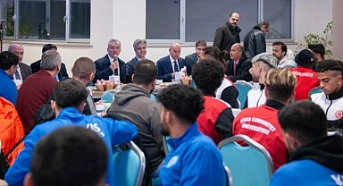 Rektör Levent, sporcular ile buluştu