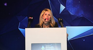 Rektör Özkan: "Bilişim ve teknoloji geleceğin anahtarıdır"