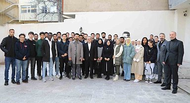 Rektör Prof. Dr. Altun, Uluslararası Öğrenciler ile Buluştu