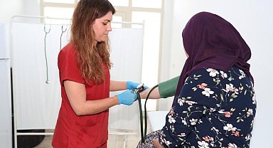 Sağlık kabini Merkezefendililere kolaylık sağlıyor