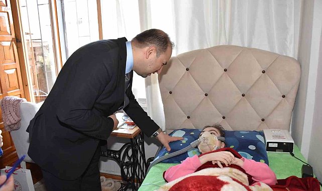Sağlık Müdürü Şenkul, hastaları yalnız bırakmıyor